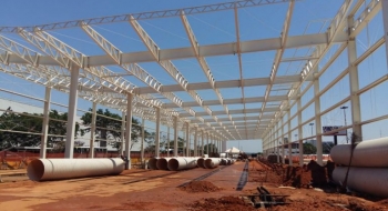 Estações do BRT são erguidas na Avenida Goiás Norte